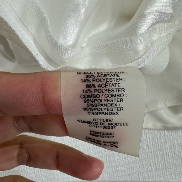 Alice+Olivia white 3” high rise shorts size 12 - Picture 8 of 9